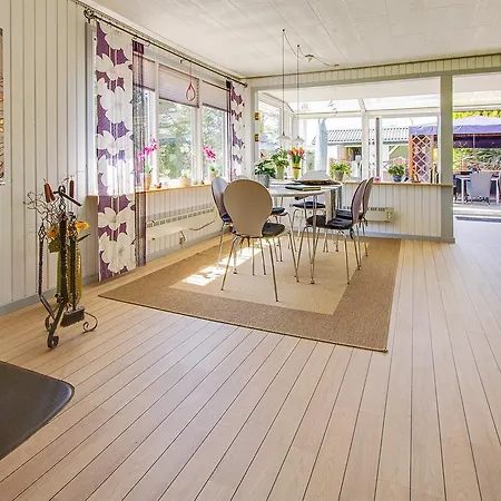 Three-bedroom Holiday In Hals